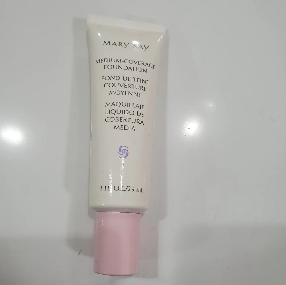 Mary Kay Foundation Ivory 100